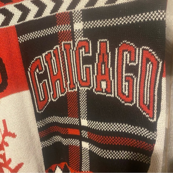 NBA Chicago Bulls Knit Sweater Red Black White Crewneck Pullover Medium - Picture 5 of 11